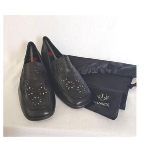 Lassen Sammie Shoes Loafers Perforated Black 6 D Wide Nappa Leather‎ New in Box